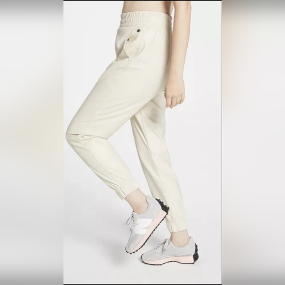 Calia by Carrie Underwood Faux Leather High Rise Jogger Cream Women's Large NWOT - Picture 4 of 16